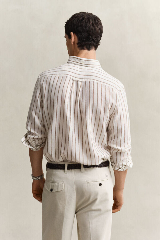 Camisas em mistura de linho às riscas
