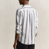Camisas em mistura de linho às riscas
