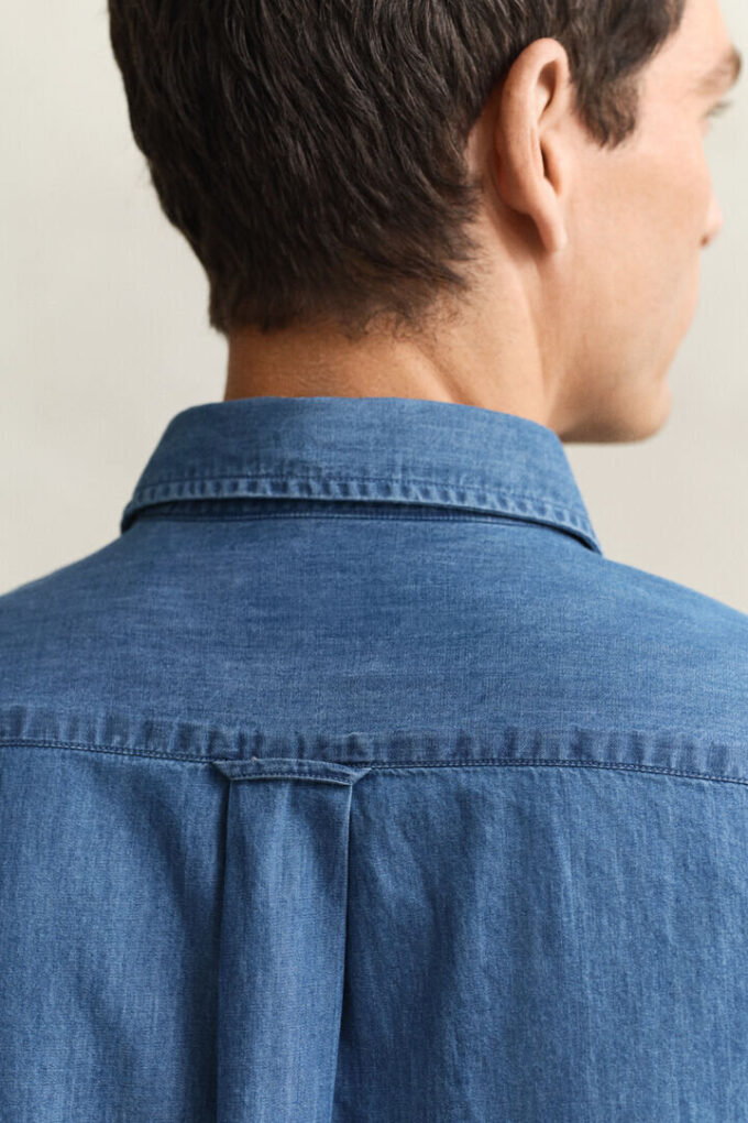Camisas em sarja índigo