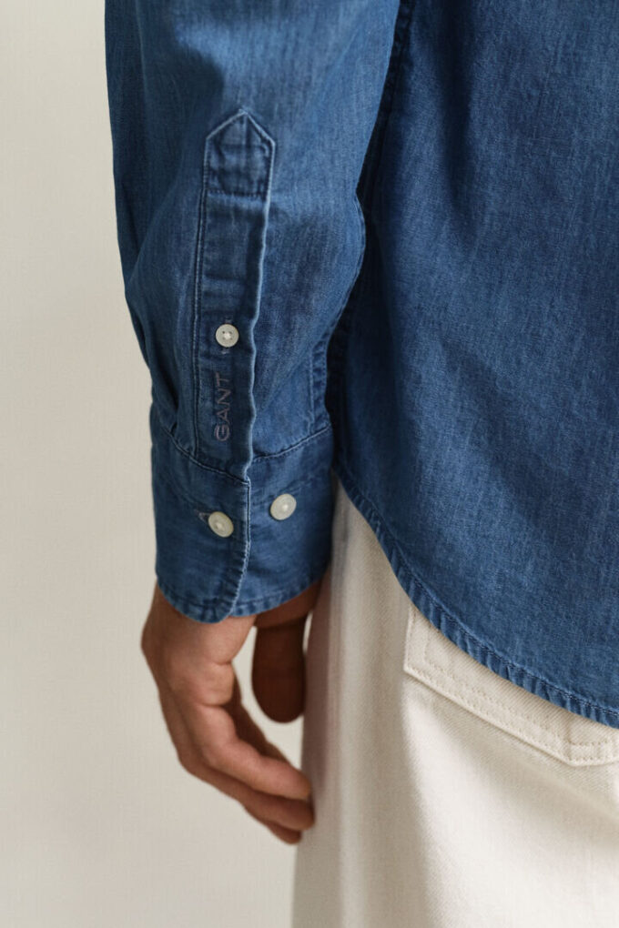 Camisas em sarja índigo
