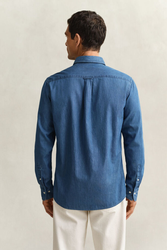 Camisas em sarja índigo