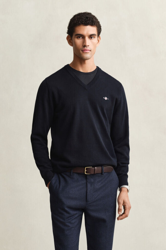 Camisola clássica de algodão com decote em V