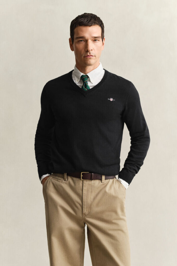 Camisola clássica de algodão com decote em V