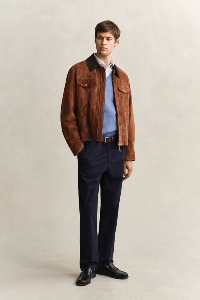 Camisola clássica de algodão com decote em V