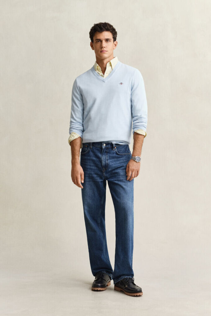 Camisola clássica de algodão com decote em V