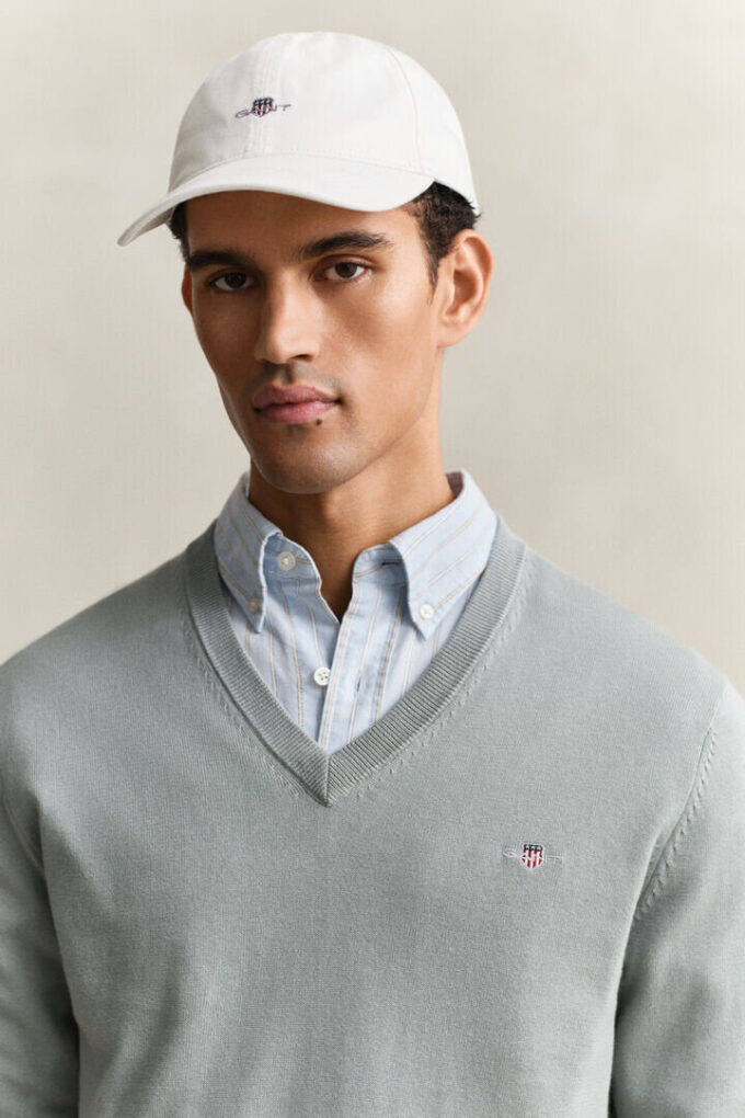 Camisola clássica de algodão com decote em V