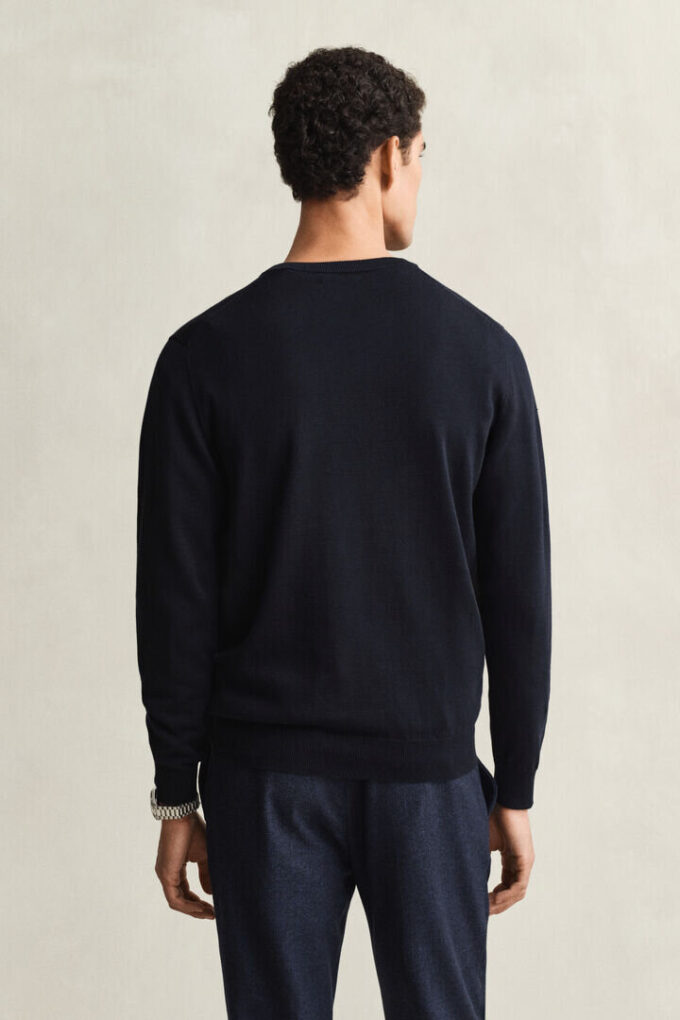 Camisola clássica de algodão com decote em V