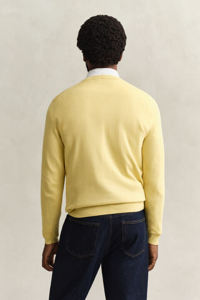 Camisola clássica de algodão com decote em V
