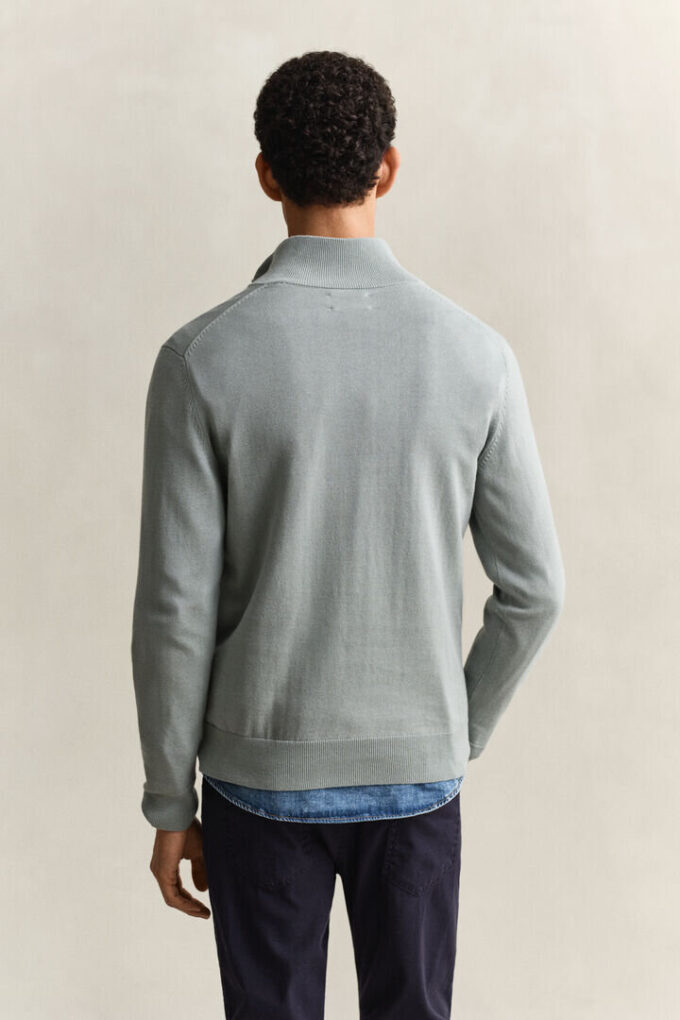 Camisola clássica de algodão com meio fecho
