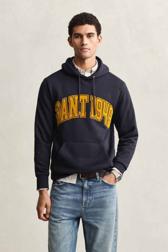 Camisola com capuz e grafismo