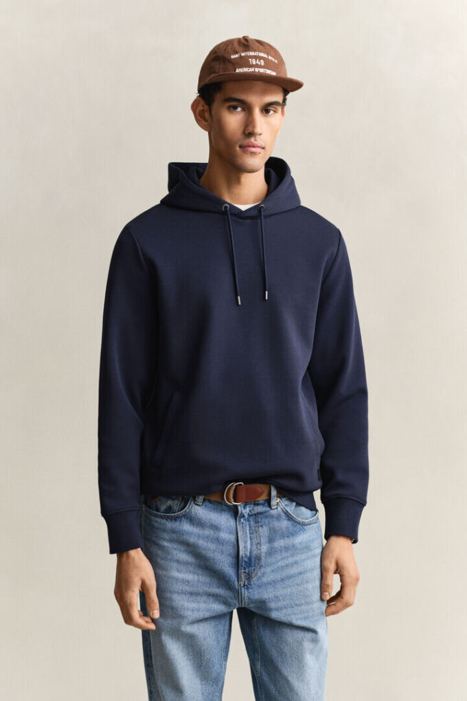 Camisola com capuz em tecido interlock