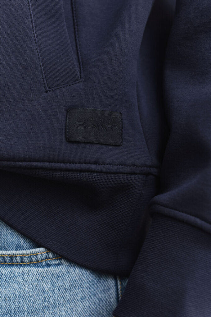 Camisola com capuz em tecido interlock