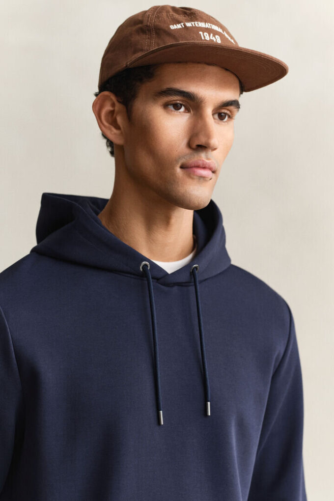 Camisola com capuz em tecido interlock