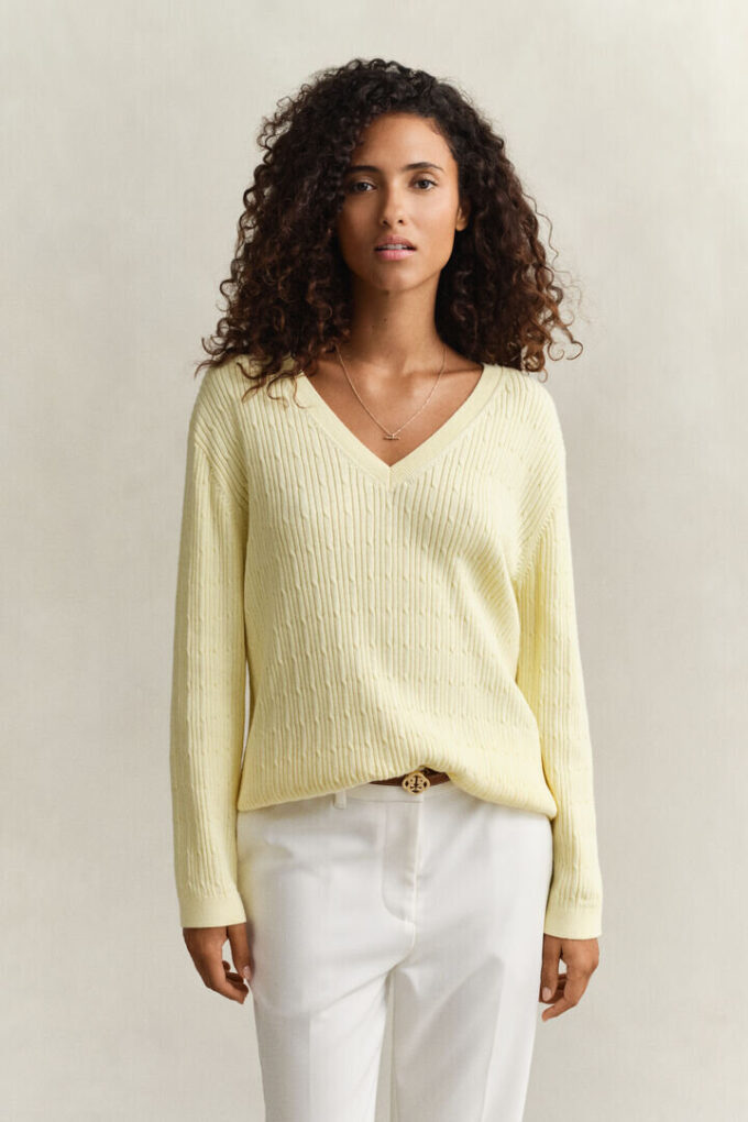 Camisola com decote em V em malha trançada