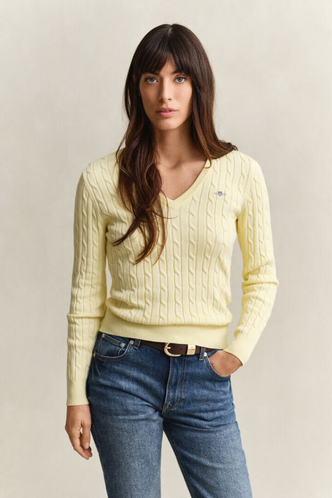 Camisola com decote em V em malha trançada