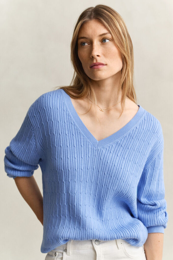 Camisola com decote em V em malha trançada