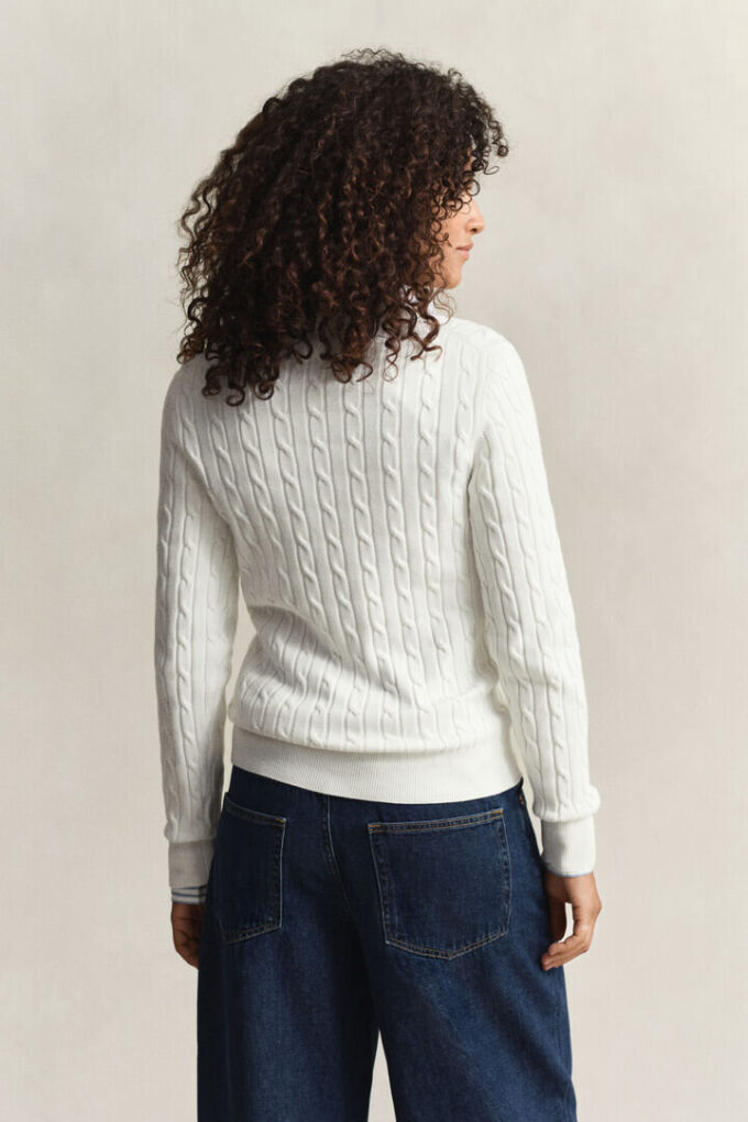 Camisola com decote em V em malha trançada