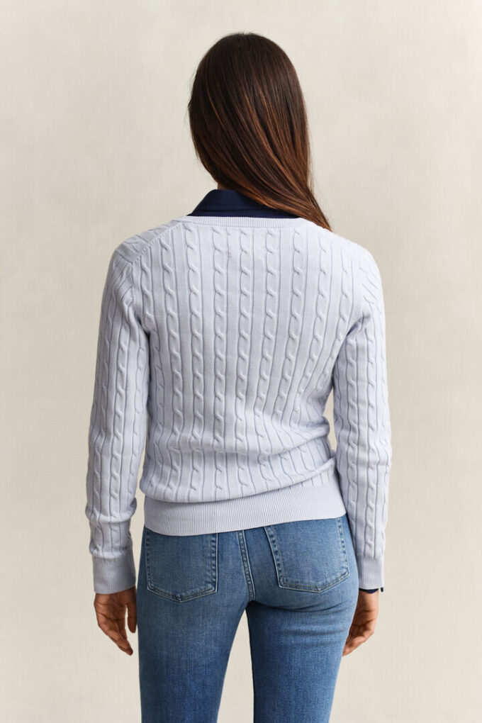 Camisola com decote em V em malha trançada