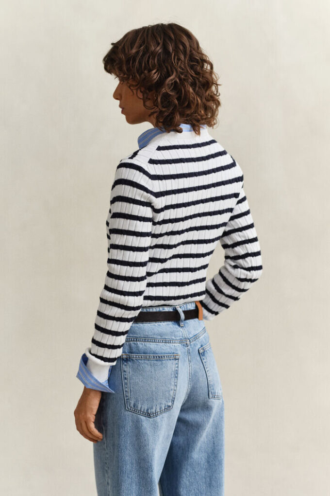 Camisola de gola redonda com malha trançada às riscas