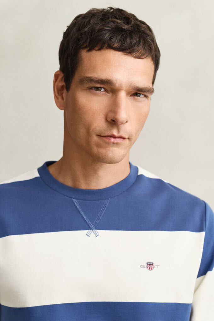 Camisola de gola redonda às riscas