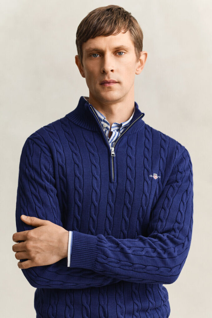 Camisola de malha trançada com meio fecho