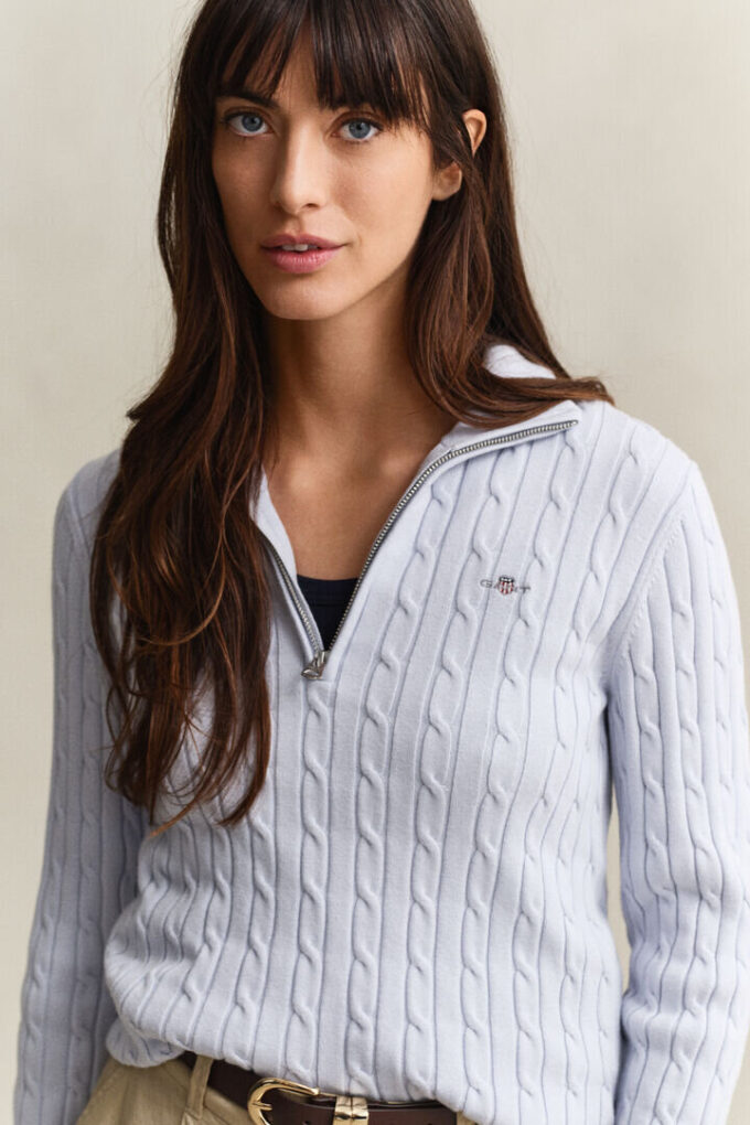 Camisola de malha trançada com meio fecho