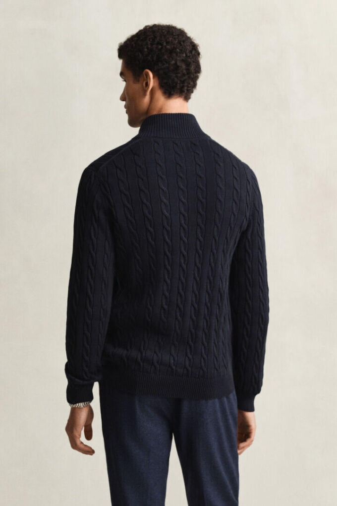 Camisola de malha trançada com meio fecho