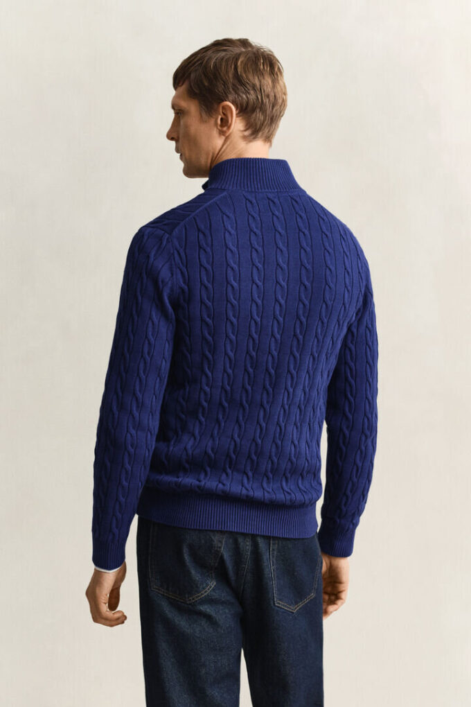 Camisola de malha trançada com meio fecho