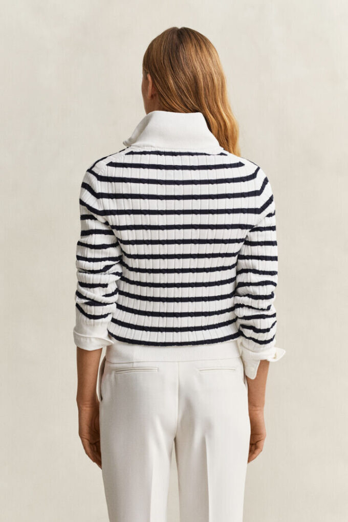 Camisola de malha trançada às riscas com meio fecho