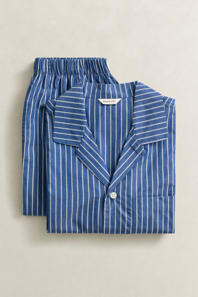 Conjunto de pijama em popeline às riscas