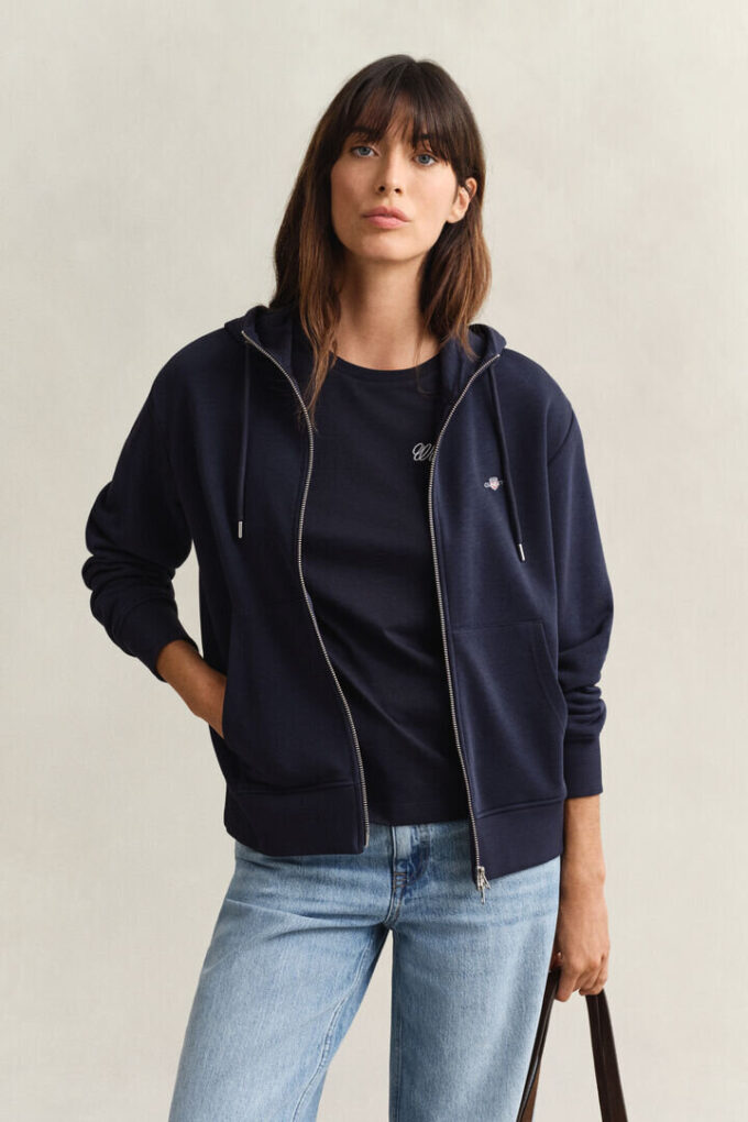 Hoodie com fecho e escudo