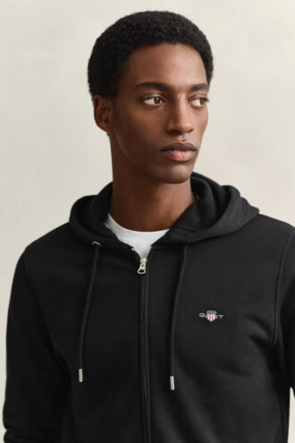 Hoodie com fecho e escudo