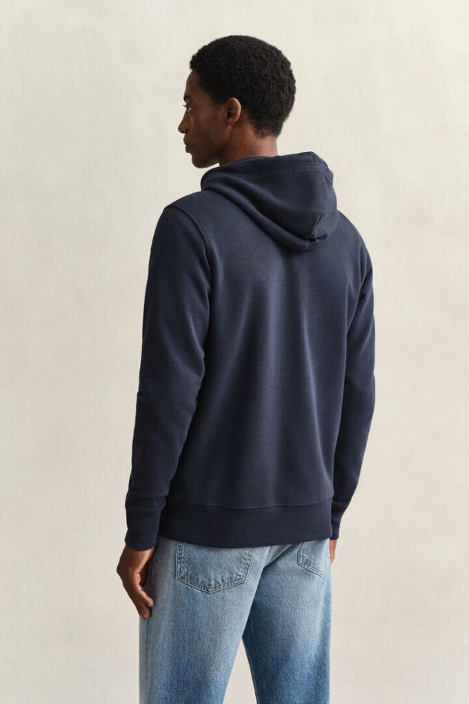 Hoodie com fecho e escudo