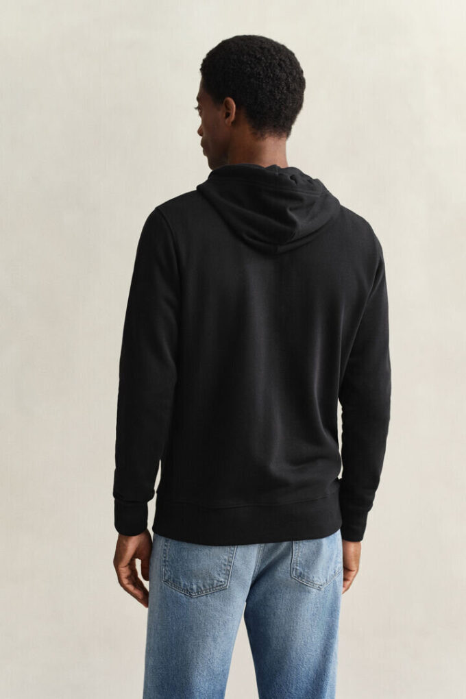 Hoodie com fecho e escudo