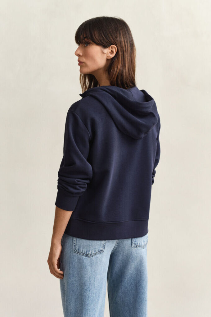 Hoodie com fecho e escudo