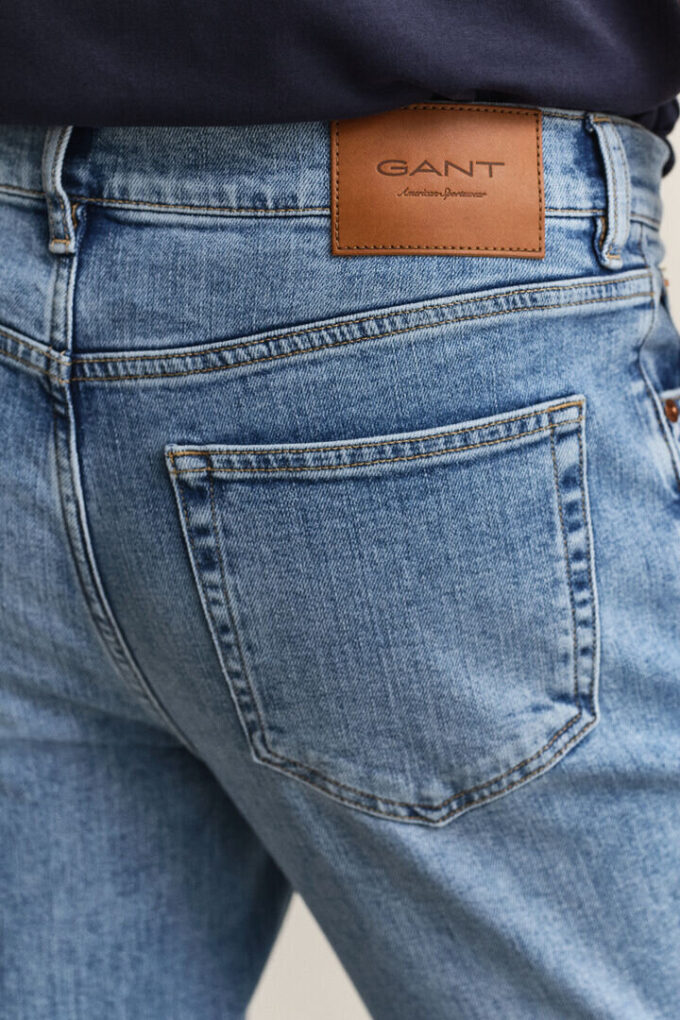 Jeans de corte justo