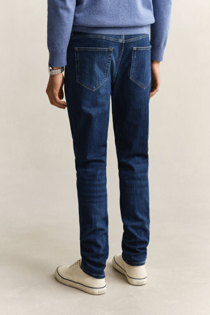 Jeans de corte justo