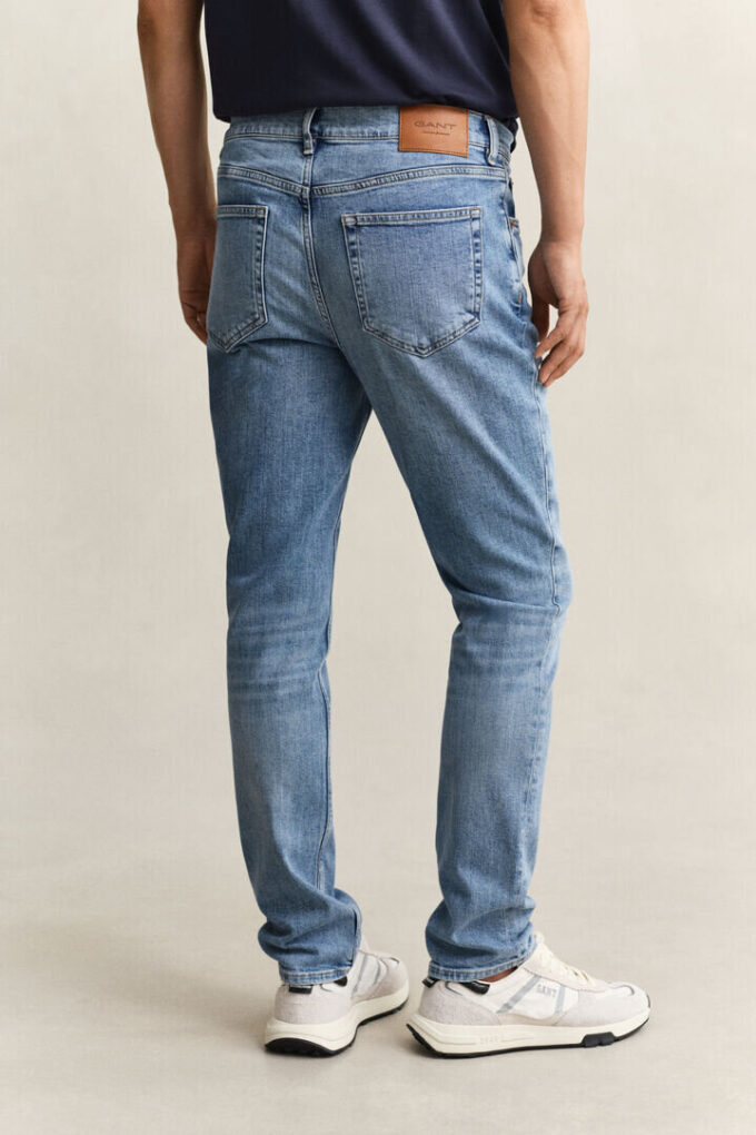 Jeans de corte justo