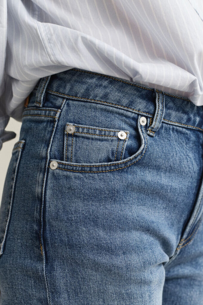 Jeans de perna reta elásticos Jeans de perna reta elásticos