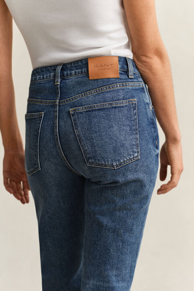 Jeans de perna reta elásticos Jeans de perna reta elásticos