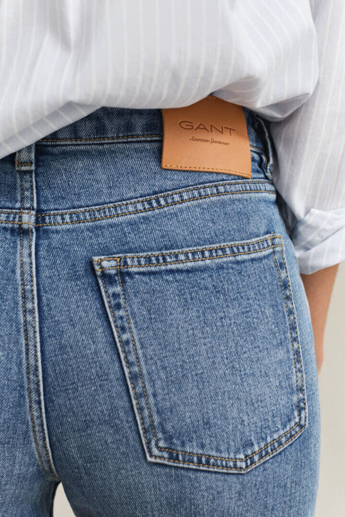 Jeans de perna reta elásticos Jeans de perna reta elásticos