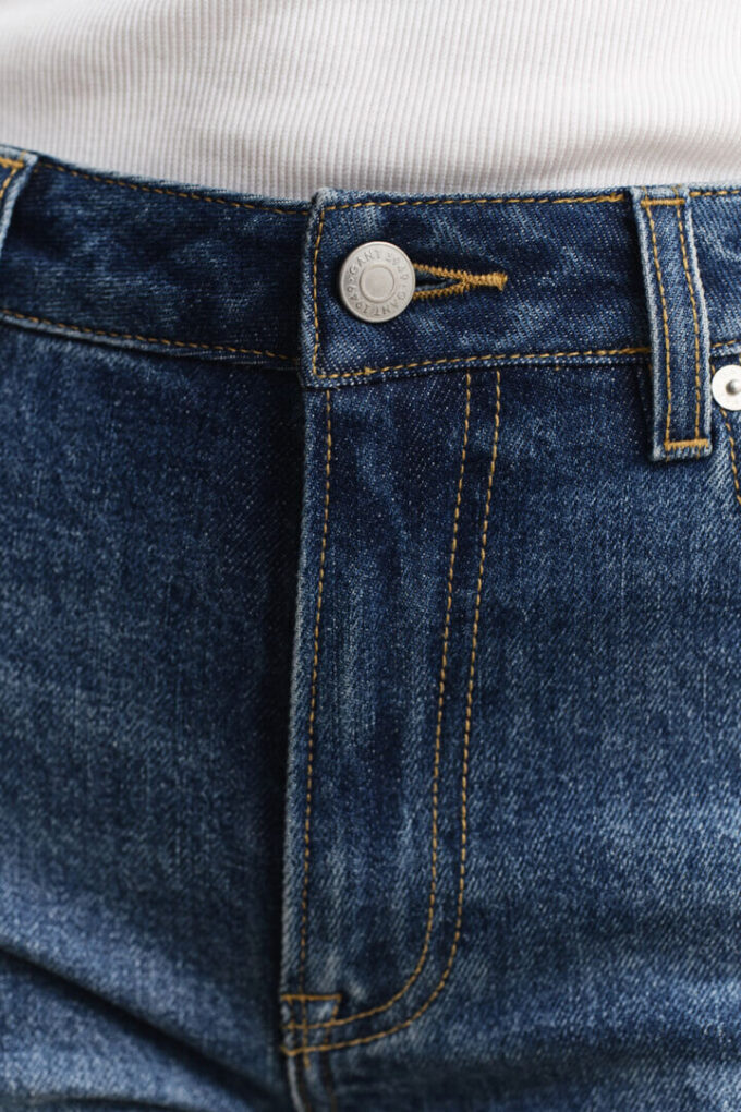 Jeans de perna reta elásticos Jeans de perna reta elásticos
