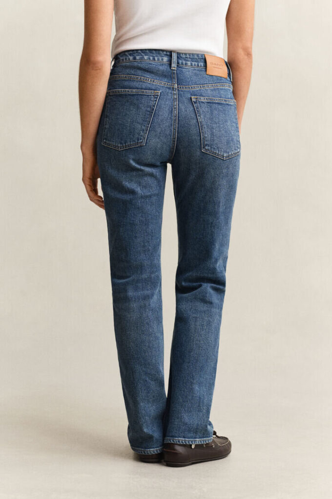 Jeans de perna reta elásticos Jeans de perna reta elásticos