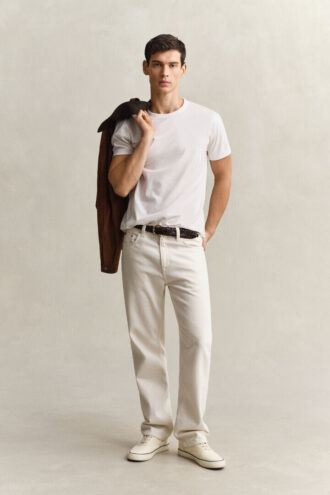 Jeans em corte reto, cor cru