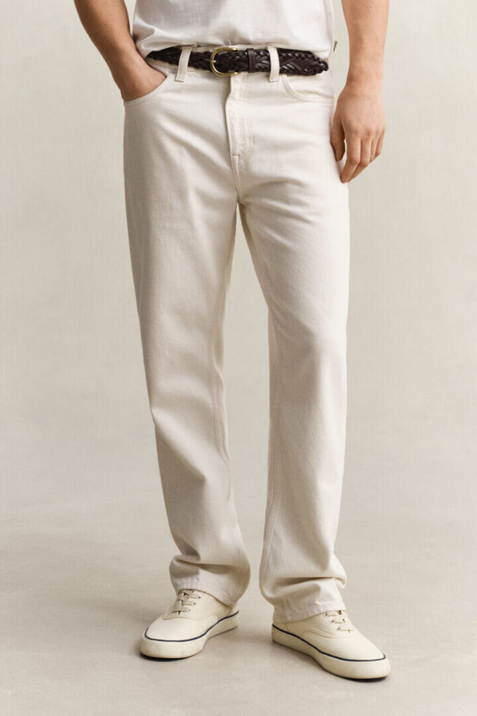 Jeans em corte reto, cor cru