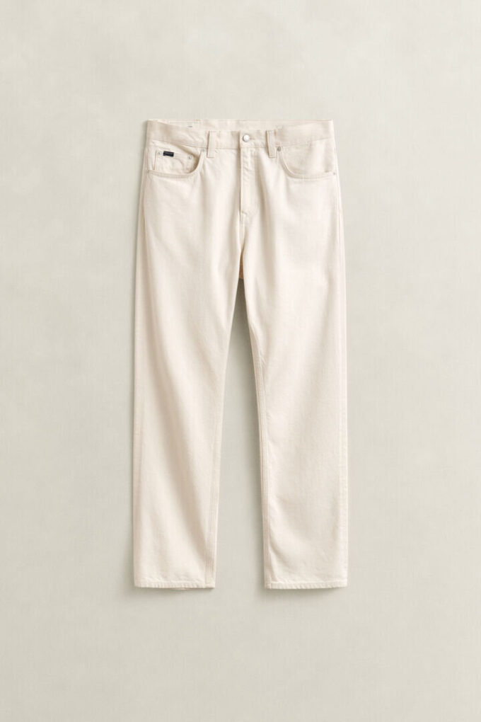 Jeans em corte reto, cor cru