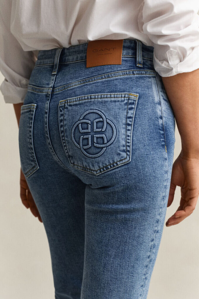 Jeans largos com monograma