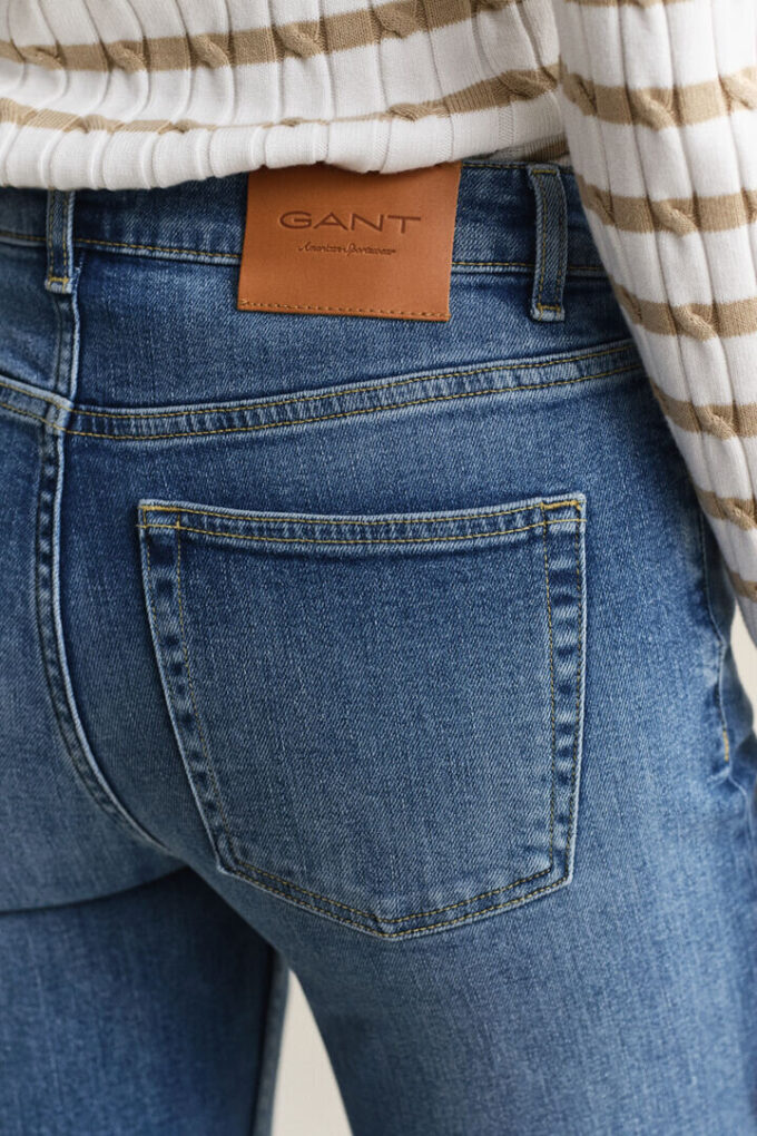 Jeans largos elásticos Jeans largos elásticos
