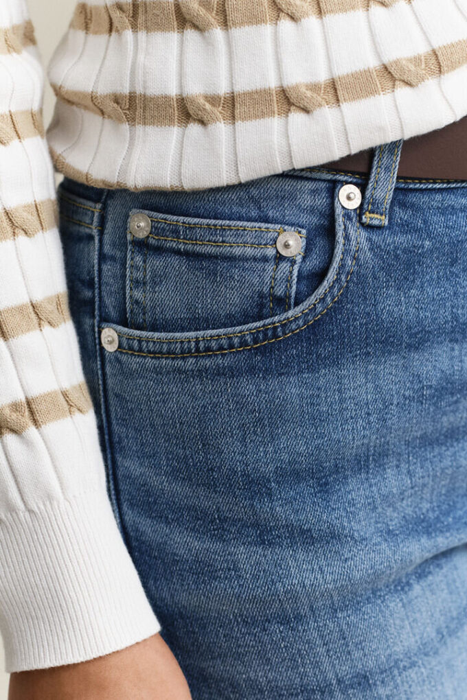 Jeans largos elásticos Jeans largos elásticos