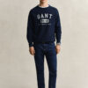 Jeans slim fit com lavagem limpa